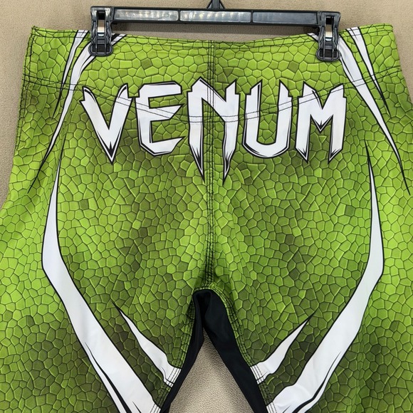 Venum MMA Fight Shorts Men's 34 Green Snake Skin Graphic Athletic Training - Picture 7 of 11